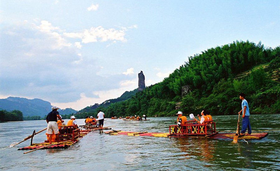 湖南邵陽(yáng)市南部一個(gè)縣,和永州交界,擁有崀山景區(qū)